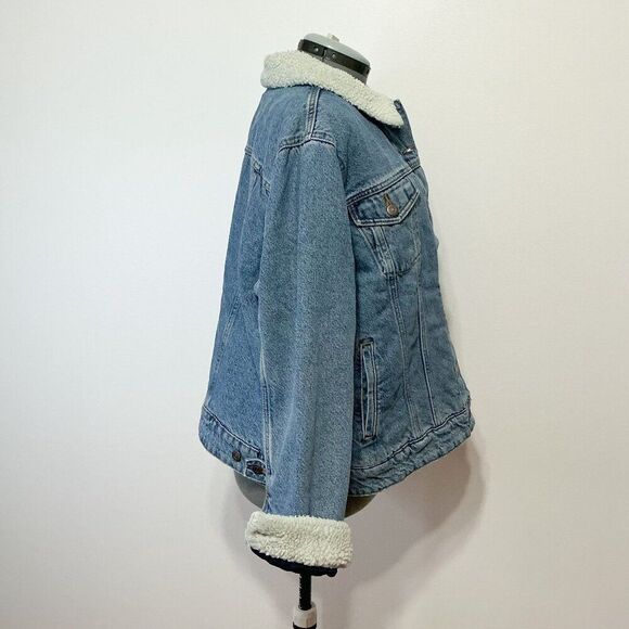 Levi's NWT Sz 2X Light Wash Sherpa Trucker Plus Denim Jean Jacket- Runs Small - Picture 14 of 16